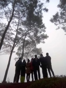 pemandu wisata dieng