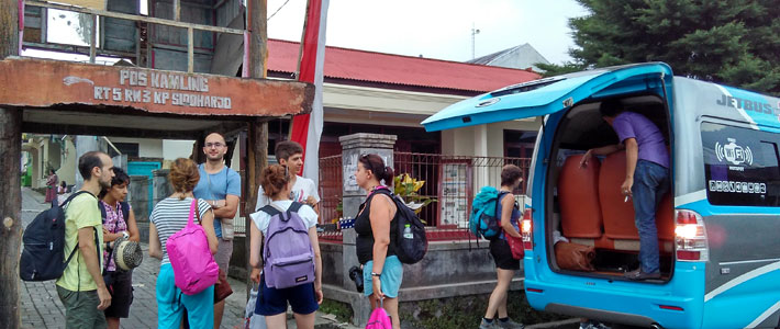 ke dieng naik bus dari jakarta
